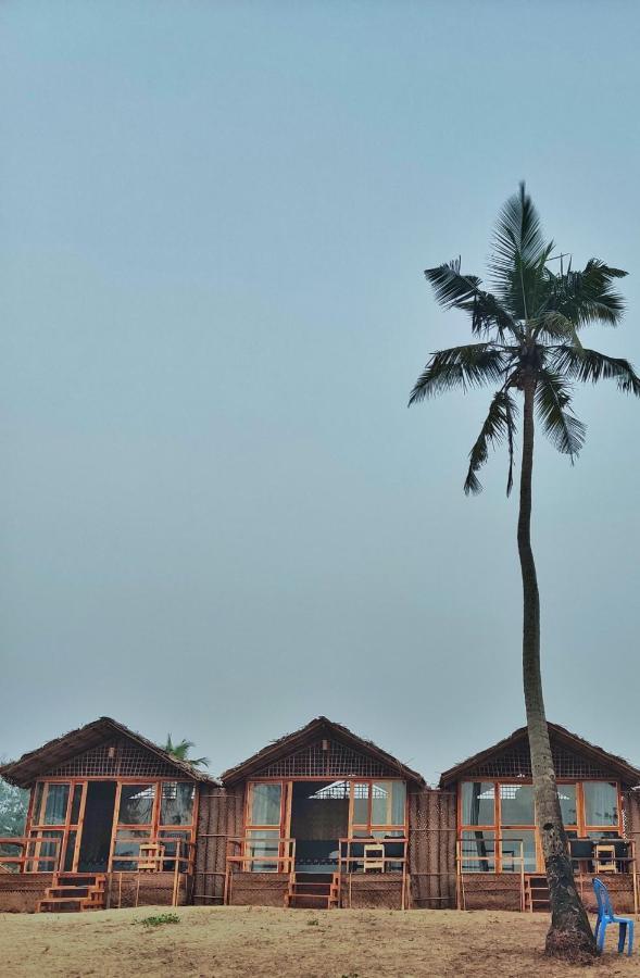Lost Monk Beach Cottage アランボル エクステリア 写真