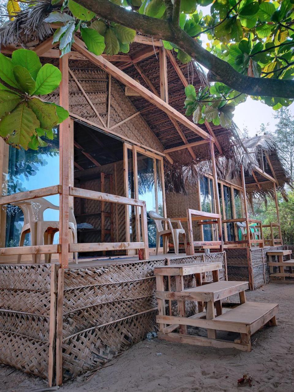 Lost Monk Beach Cottage アランボル エクステリア 写真